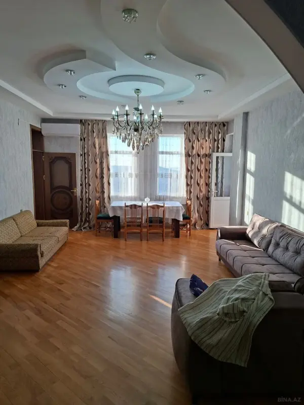 Kirayə verilir 3 otaqlı mənzil 130 m²