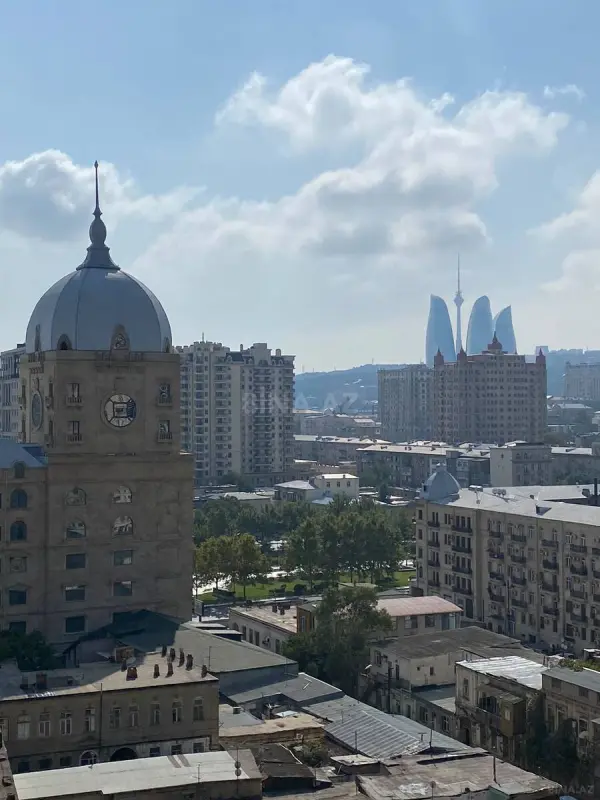 Satılır 2 otaqlı mənzil 63 m²
