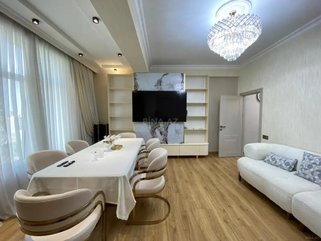 Kirayə verilir 2 otaqlı mənzil 90 m²