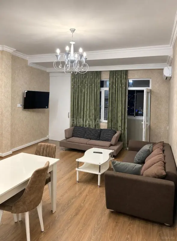 Kirayə verilir 2 otaqlı mənzil 74 m²