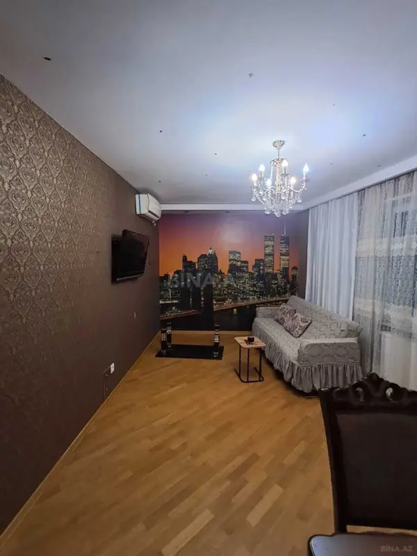 Satılır 2 otaqlı mənzil 83 m²