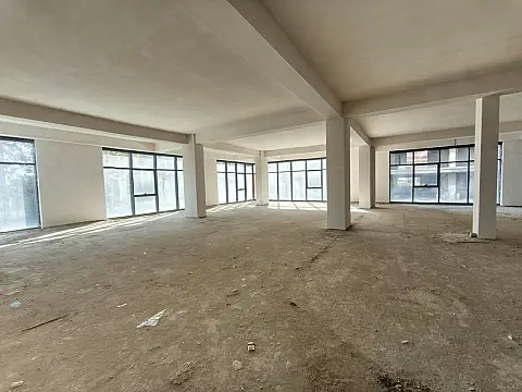 Kirayə verilir obyekt 100 m² — Bakı, Nizami 100.00 m²