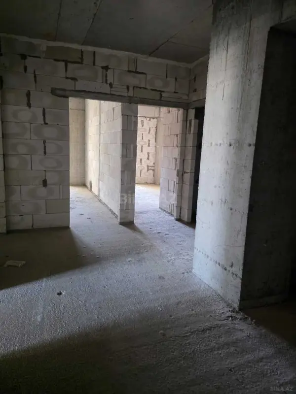 Satılır 3 otaqlı mənzil 148 m²