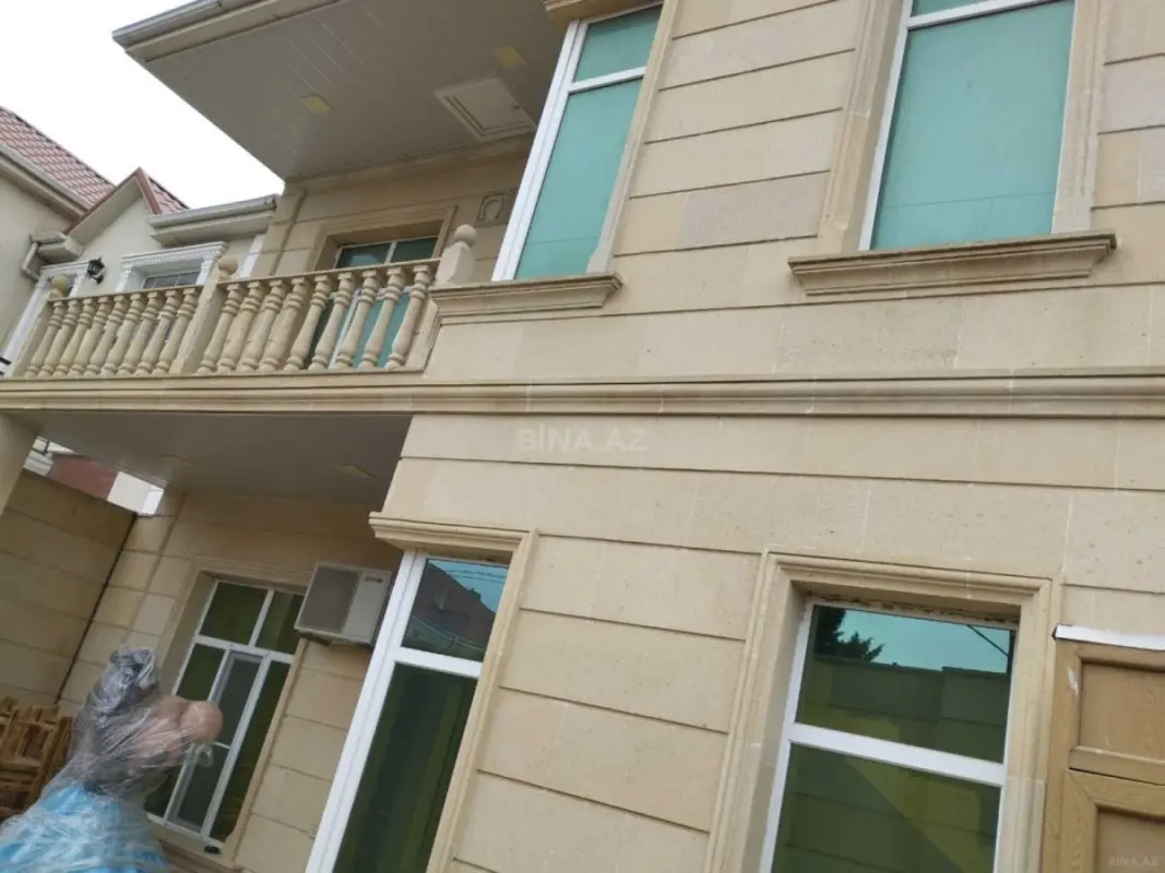 Satılır 6 otaqlı həyət evi 200 m²