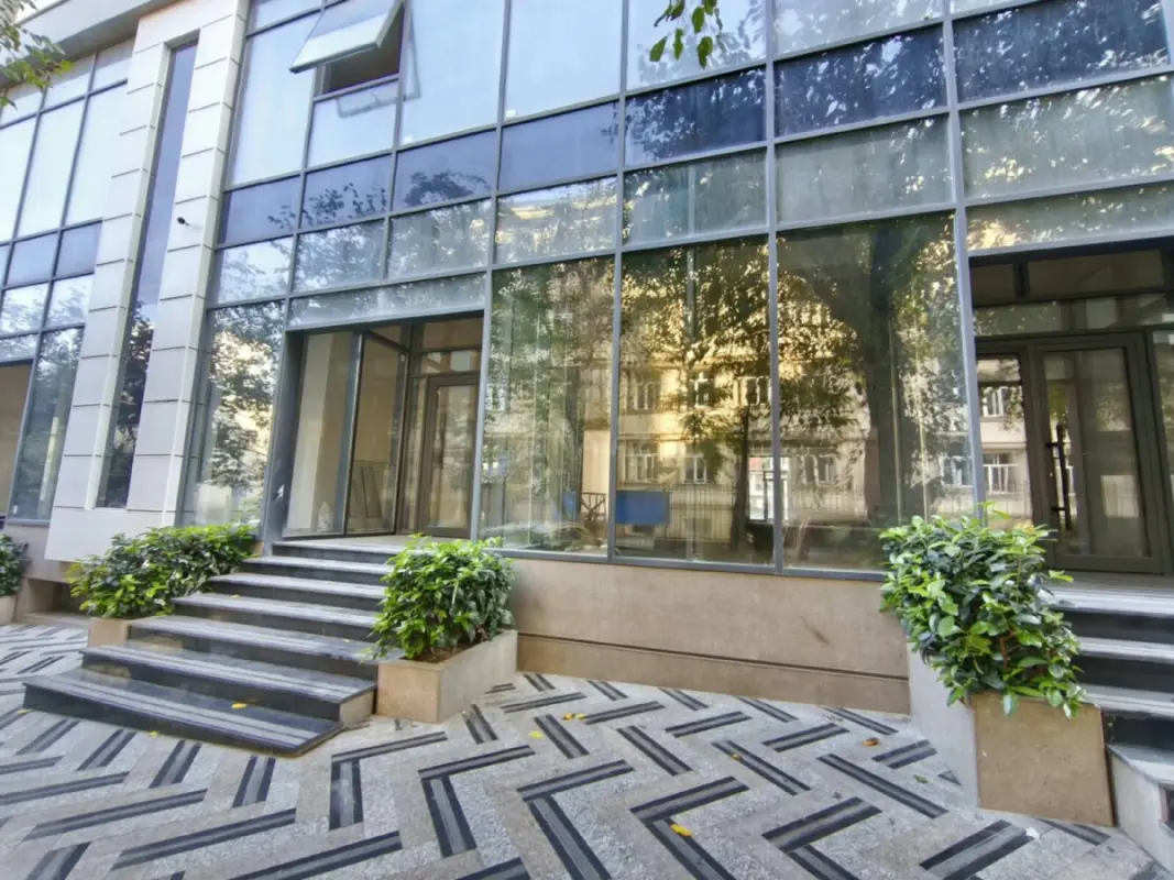 Kirayə verilir obyekt 150 m²