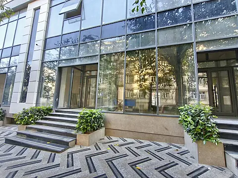Kirayə verilir obyekt 150 m² — Bakı, Nizami 150.00 m²