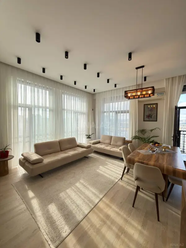 Satılır 4 otaqlı mənzil 145 m²
