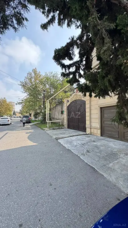 Kirayə verilir 8 otaqlı həyət evi 360 m²