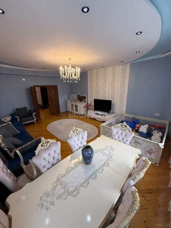 Satılır 3 otaqlı mənzil 140 m²