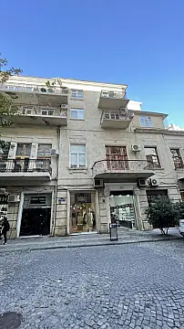 Satılır 3 otaqlı mənzil 100 m² — Bakı, Sahil qəs. 3 otaq 100.00 m²