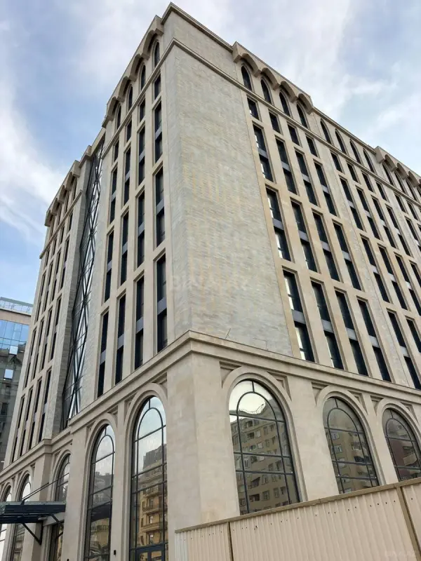 Kirayə verilir 17 otaqlı ofis 700 m²