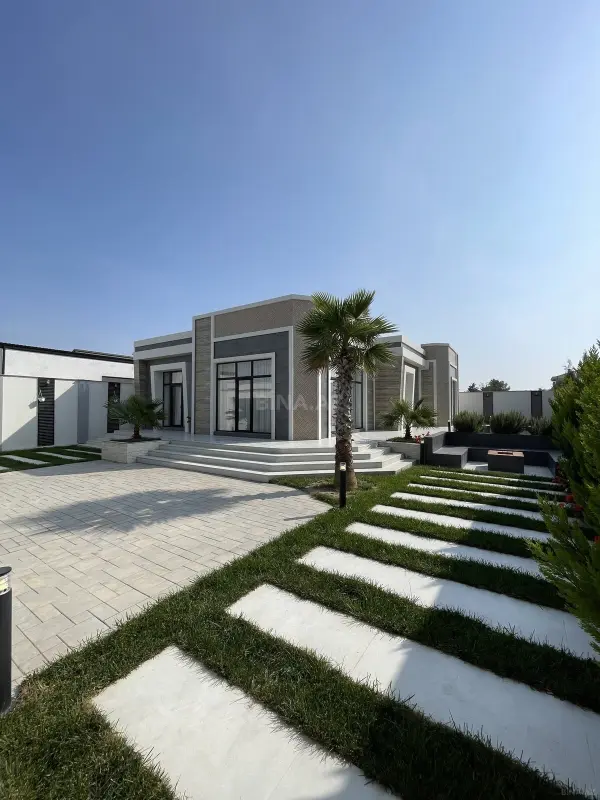 Satılır 5 otaqlı həyət evi 250 m²