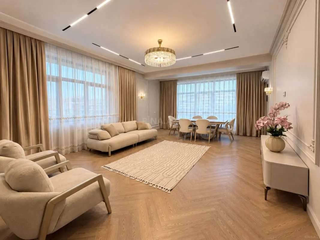 Satılır 3 otaqlı mənzil 120 m²
