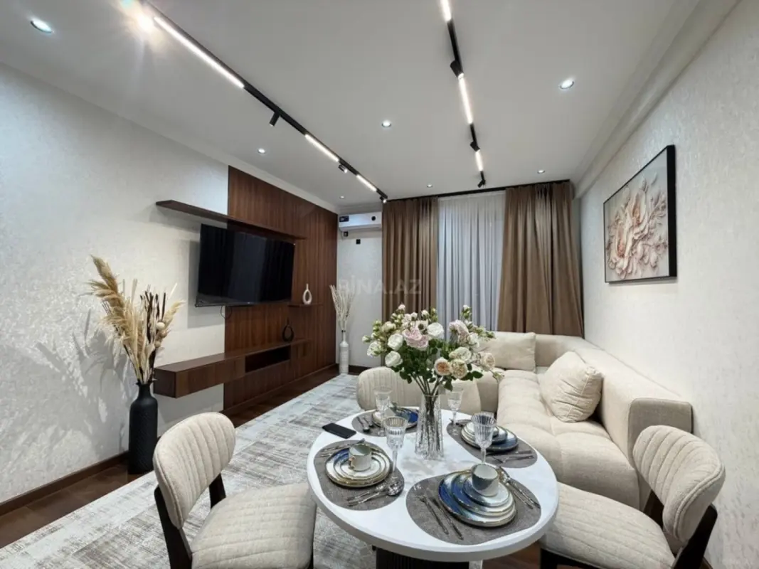 Kirayə verilir 2 otaqlı mənzil 100 m²