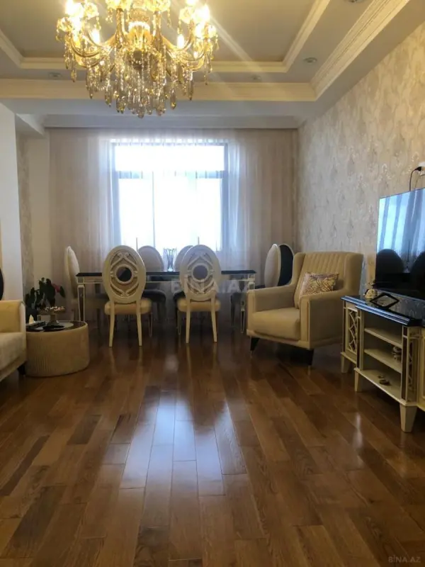 Satılır 2 otaqlı mənzil 102 m²