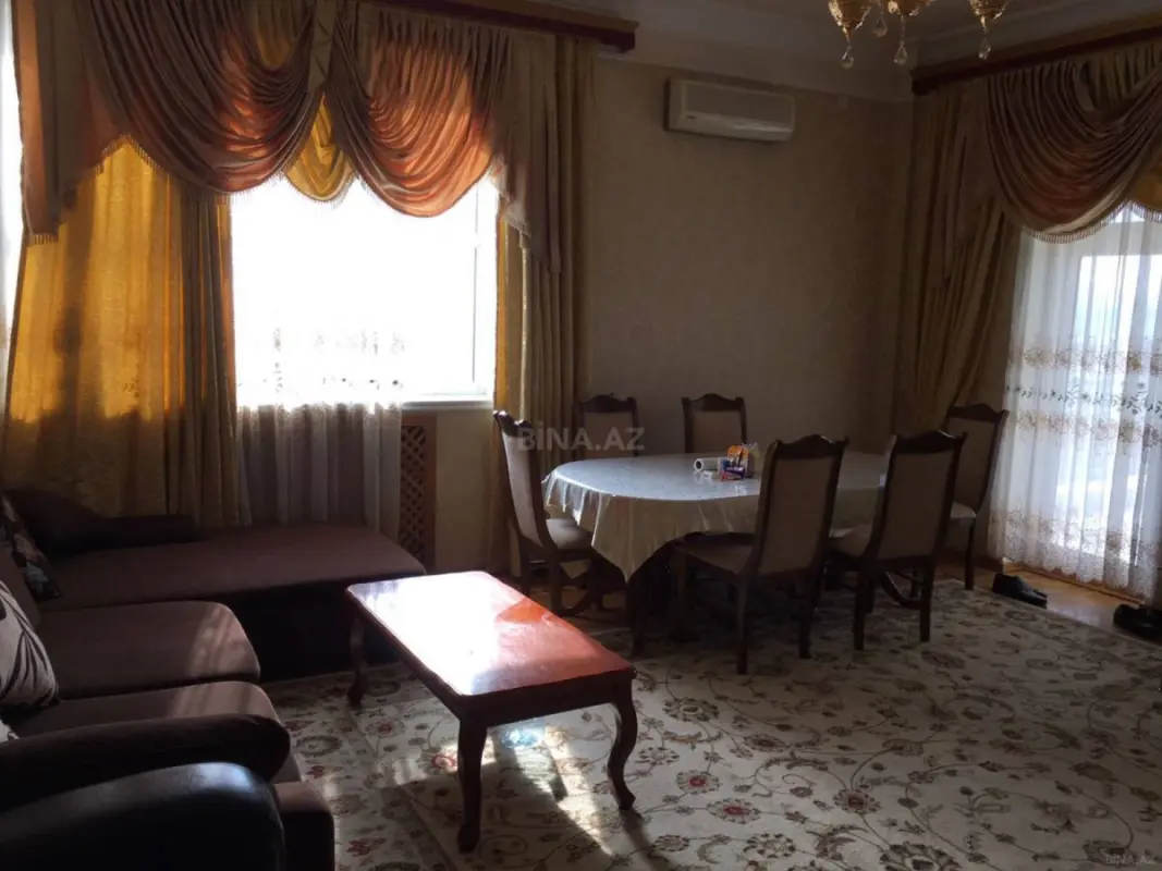 Satılır 3 otaqlı mənzil 140 m²