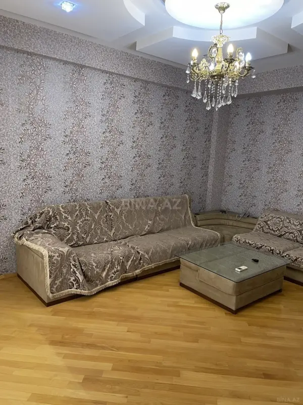 Kirayə verilir 2 otaqlı mənzil 110 m²
