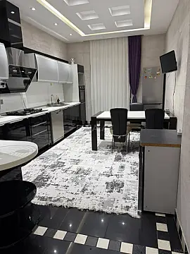 Kirayə verilir 5 otaqlı mənzil 180 m² — Bakı, Xətai 5 otaq 180.00 m²
