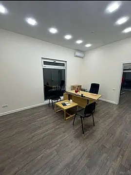 Kirayə verilir 4 otaqlı ofis 100 m² — Bakı 4 otaq 100.00 m²