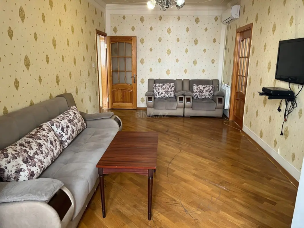 Kirayə verilir 2 otaqlı mənzil 65 m²