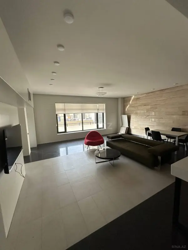 Kirayə verilir 3 otaqlı mənzil 150 m²