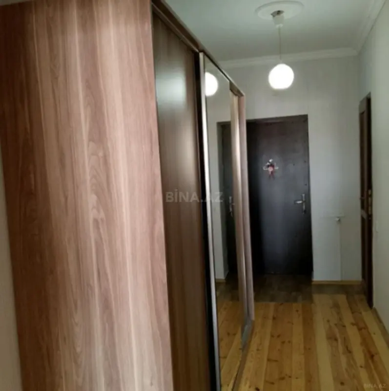 Kirayə verilir 2 otaqlı mənzil 71 m²