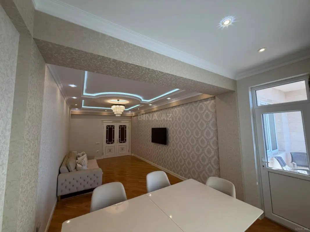 Satılır 3 otaqlı mənzil 133 m²