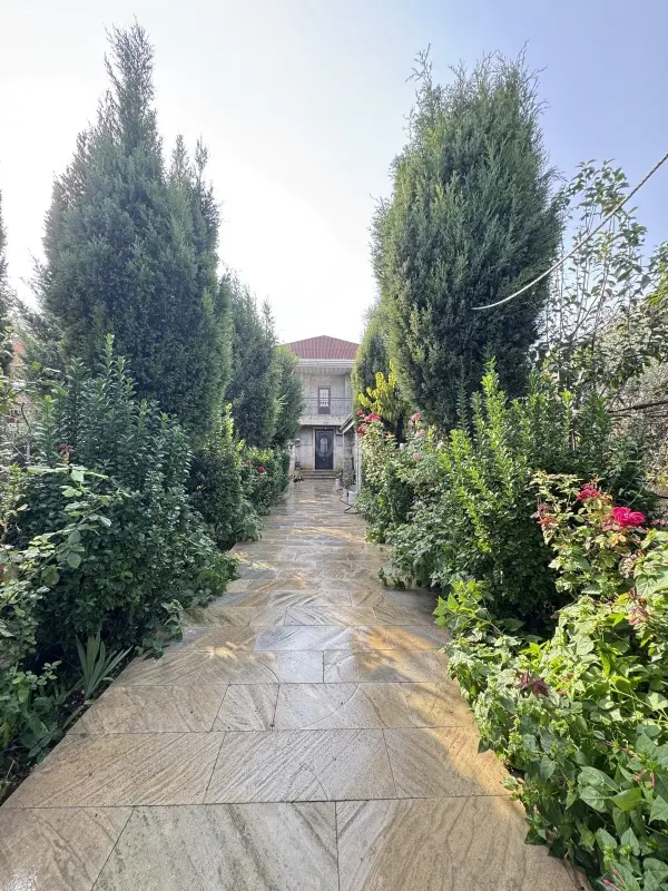 Satılır 7 otaqlı həyət evi 220 m²
