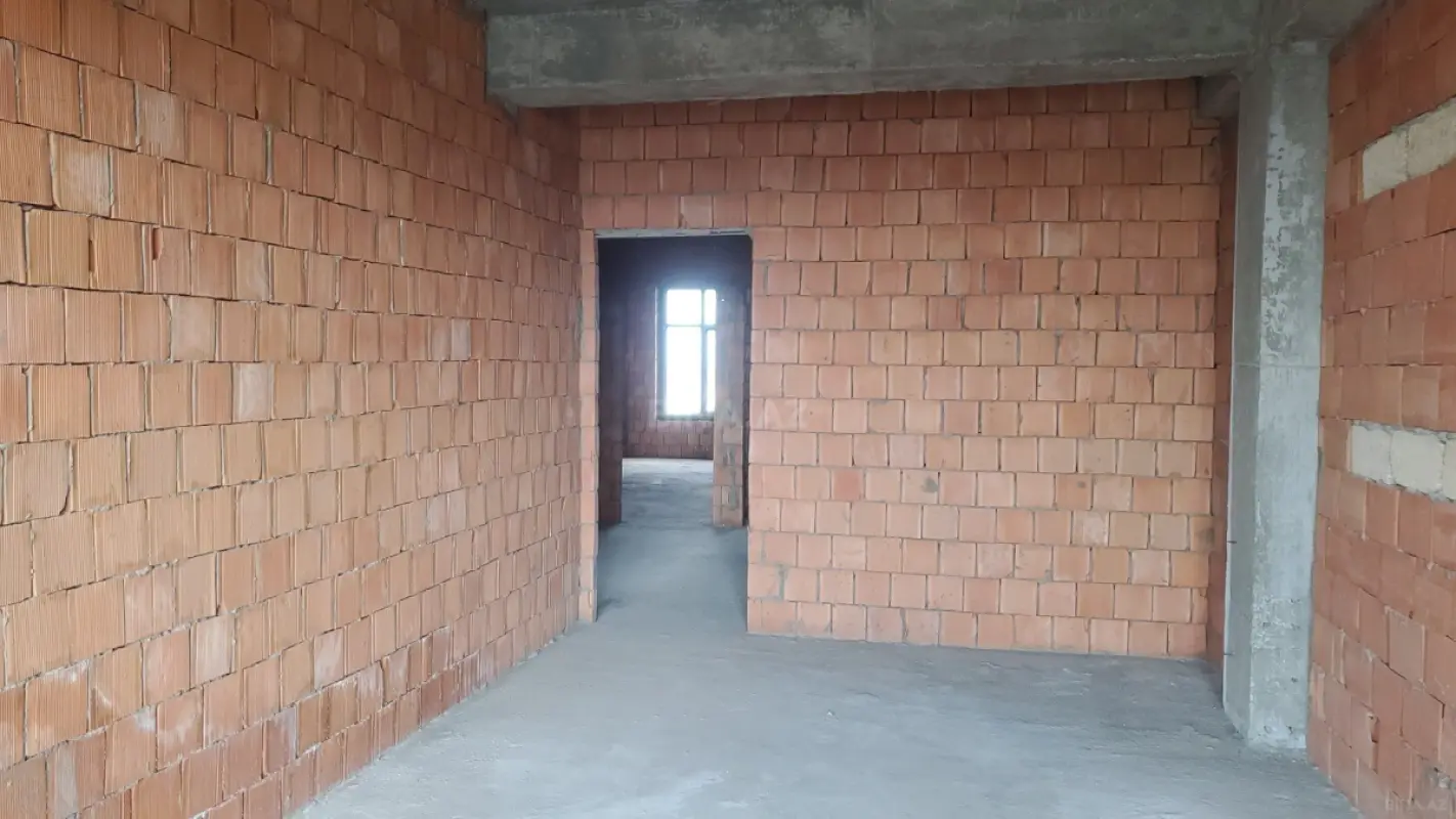 Satılır 3 otaqlı mənzil 111.8 m²