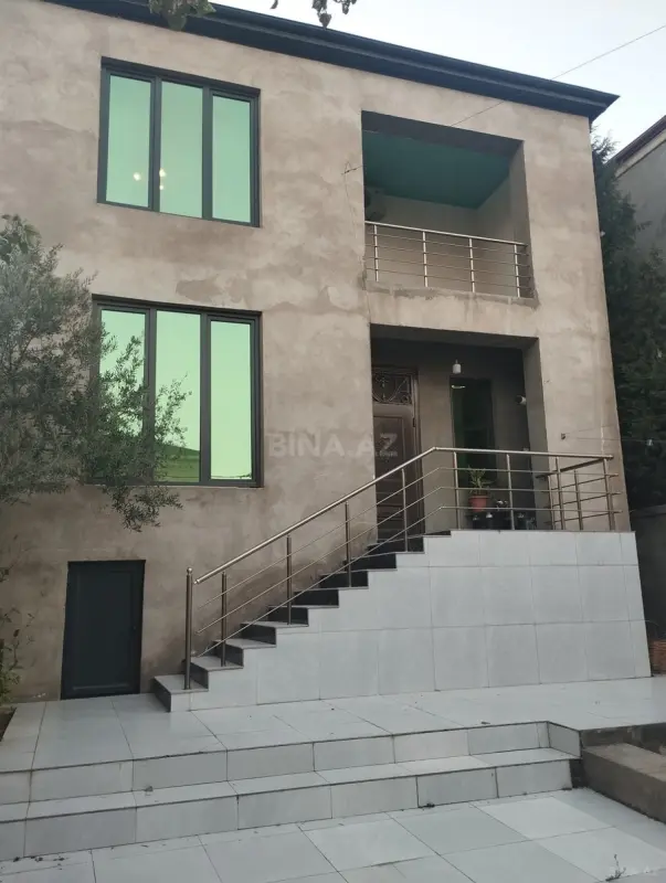 Kirayə verilir 6 otaqlı həyət evi 250 m²