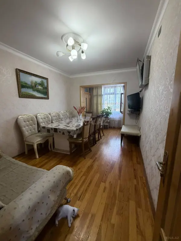 Satılır 5 otaqlı mənzil 120 m²