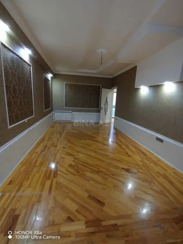 Satılır 3 otaqlı mənzil 123 m²