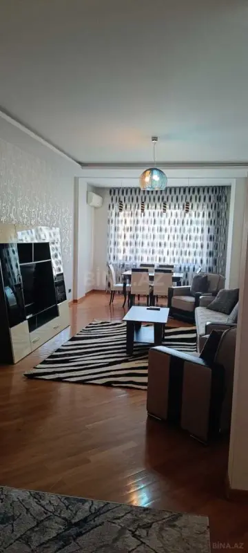 Kirayə verilir 3 otaqlı mənzil 160 m²