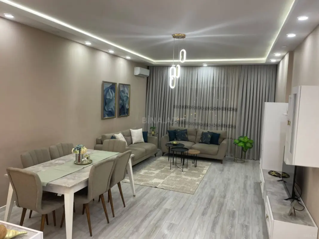 Kirayə verilir 3 otaqlı mənzil 118 m²