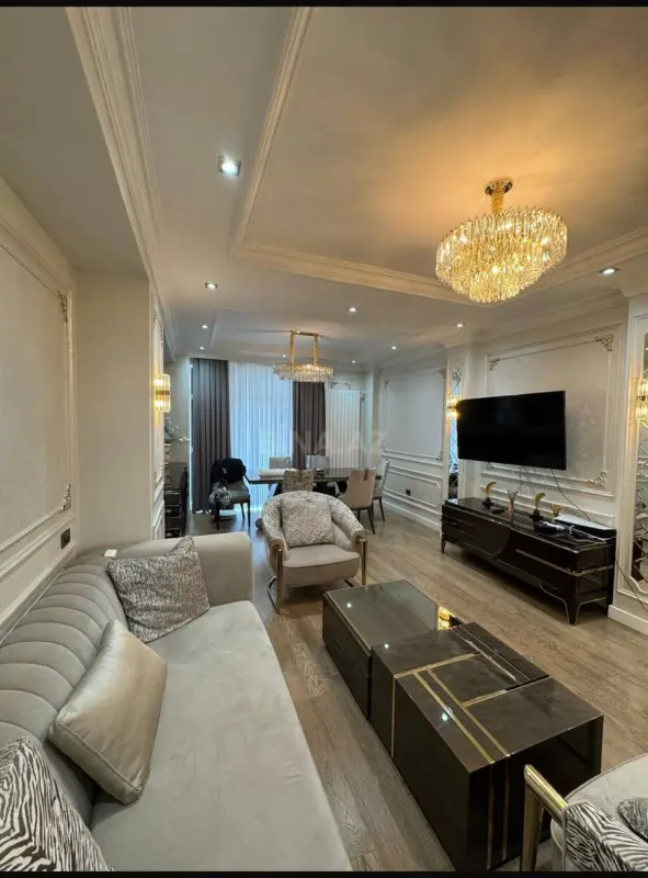 Satılır 3 otaqlı mənzil 150 m²