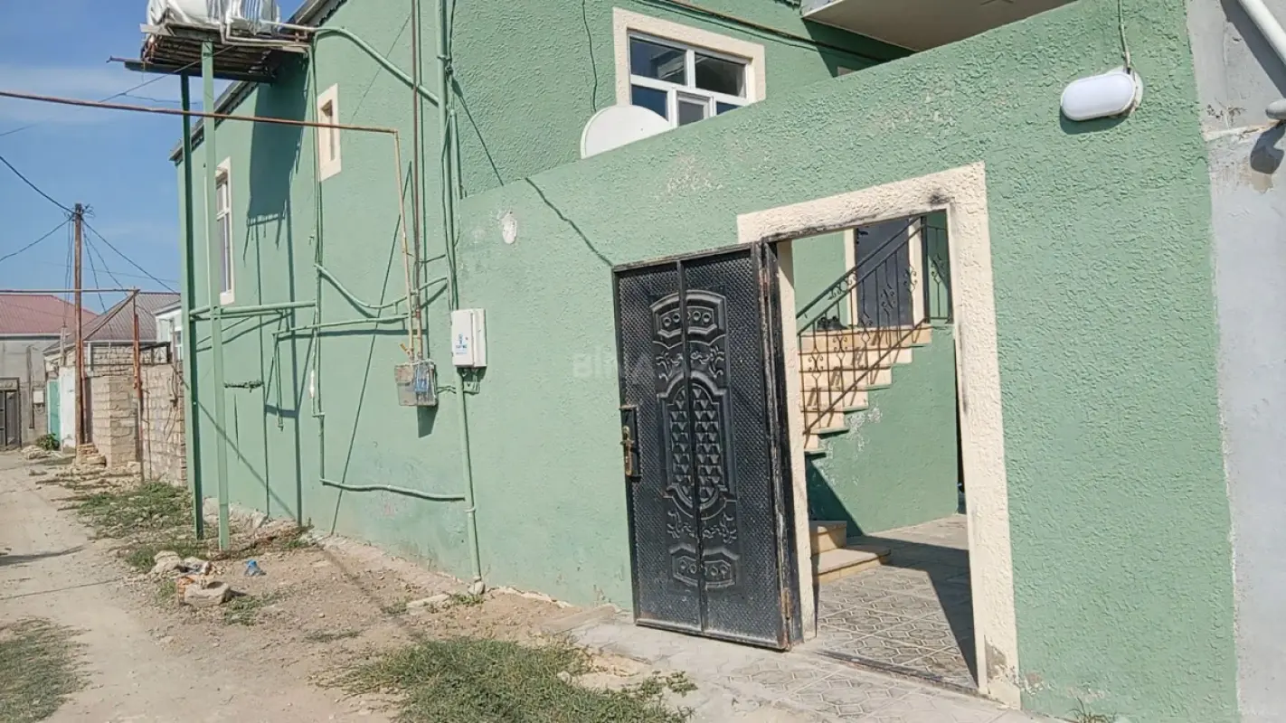 Satılır 3 otaqlı həyət evi 140 m²