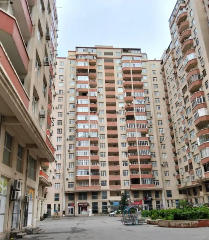 Satılır 2 otaqlı mənzil 103 m²