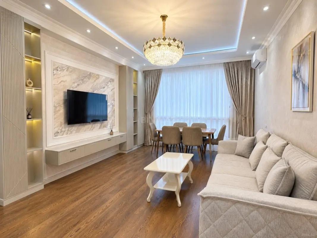 Kirayə verilir 2 otaqlı mənzil 83 m²