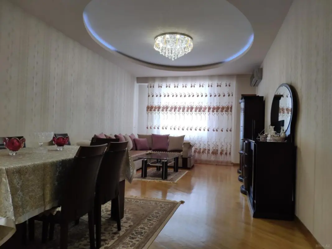Kirayə verilir 4 otaqlı mənzil 170 m²