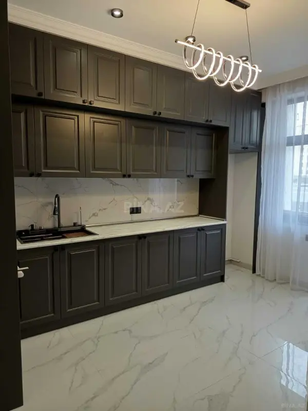 Satılır 2 otaqlı mənzil 82 m²