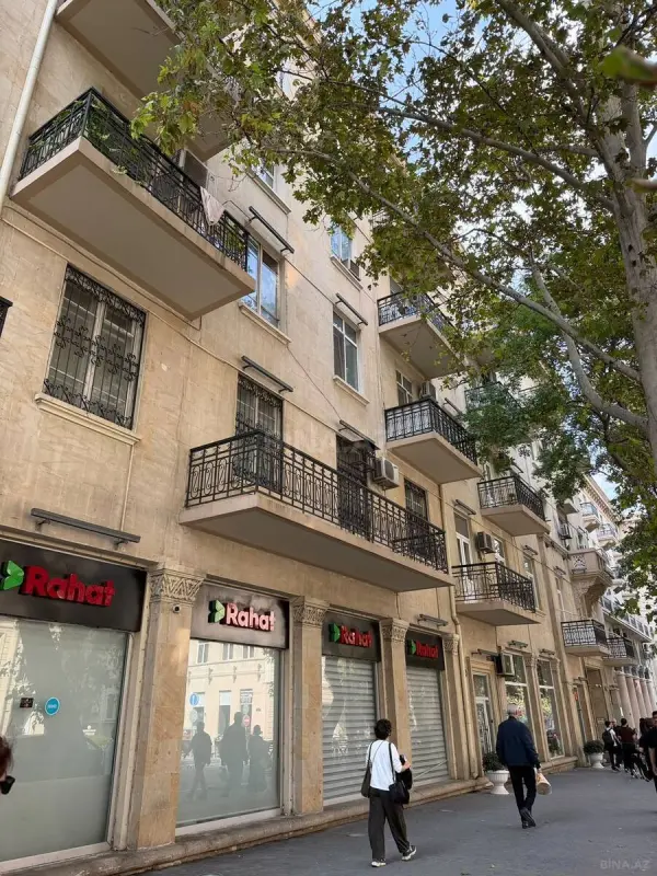 Kirayə verilir 4 otaqlı mənzil 100 m²