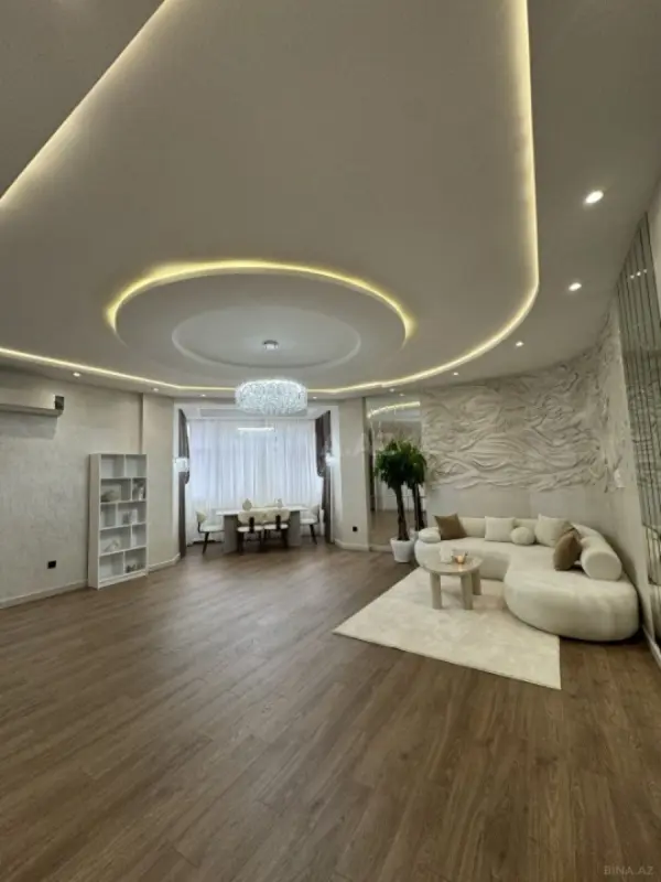 Satılır 2 otaqlı mənzil 135 m²