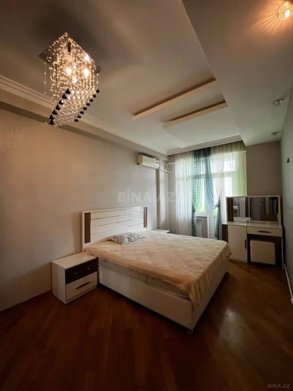 Kirayə verilir 2 otaqlı mənzil 85 m²