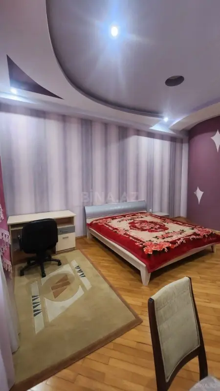Kirayə verilir 5 otaqlı mənzil 220 m²