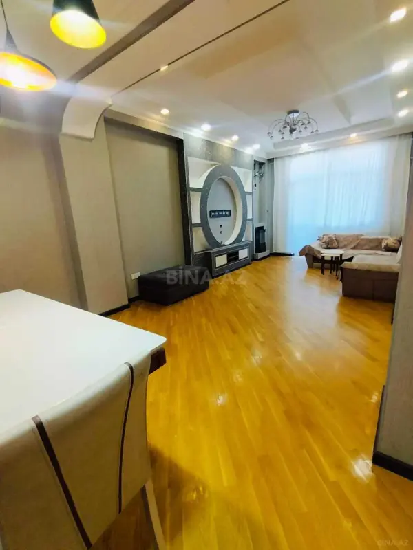 Kirayə verilir 3 otaqlı mənzil 130 m²