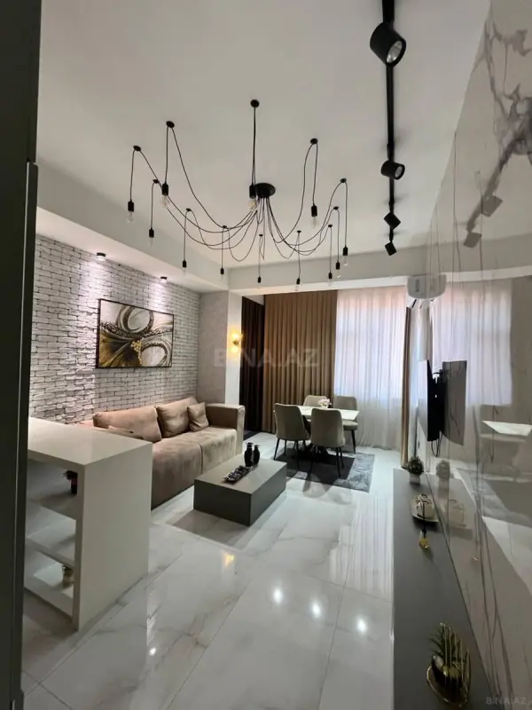 Kirayə verilir 2 otaqlı mənzil 80 m²