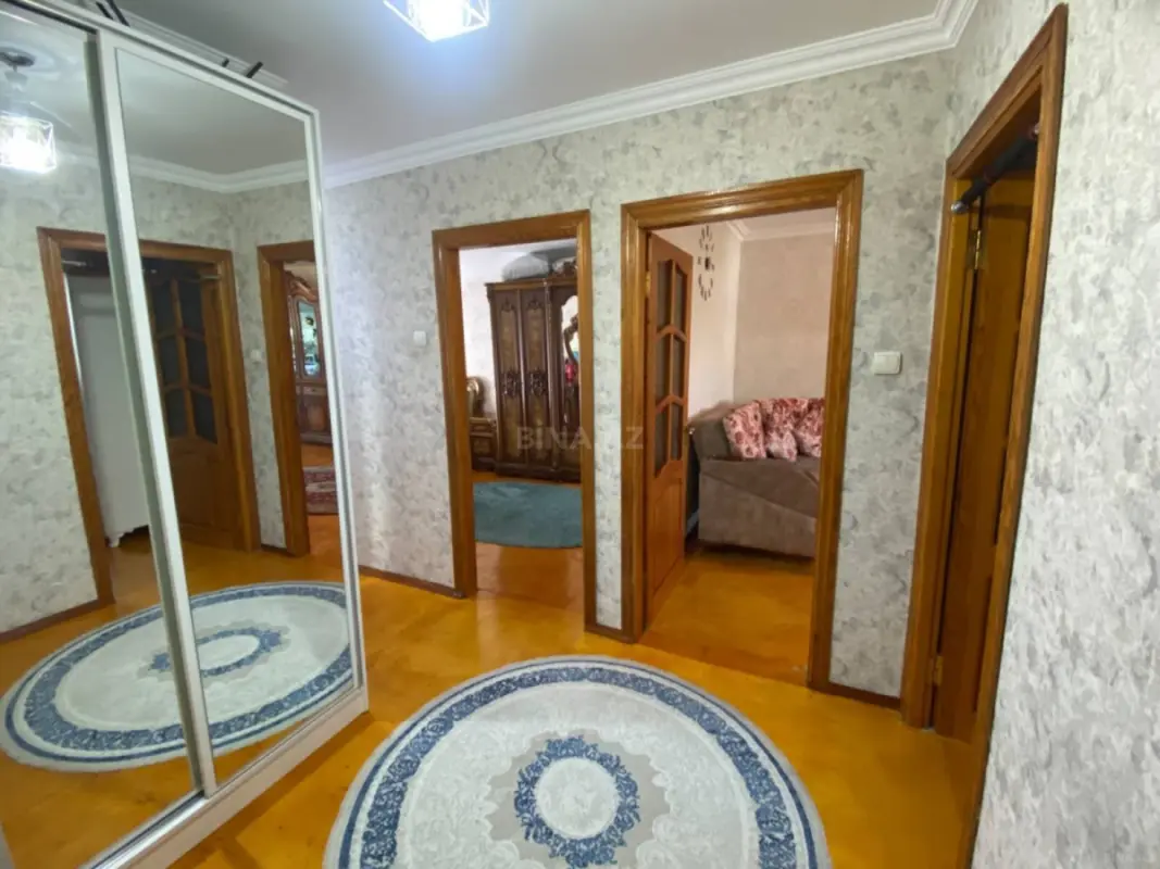 Satılır 4 otaqlı mənzil 72 m²