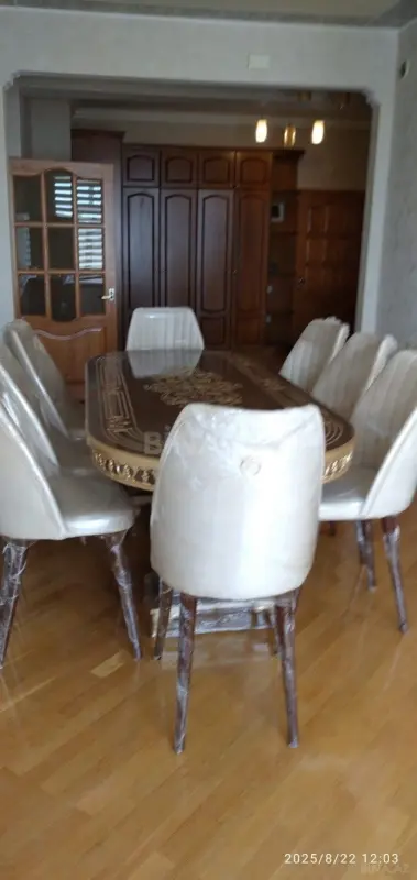 Kirayə verilir 4 otaqlı mənzil 220 m²