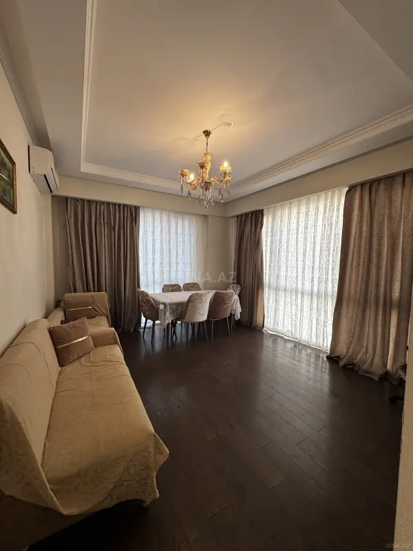 Satılır 3 otaqlı mənzil 83 m²