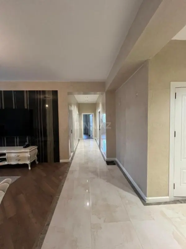 Satılır 4 otaqlı mənzil 150 m²